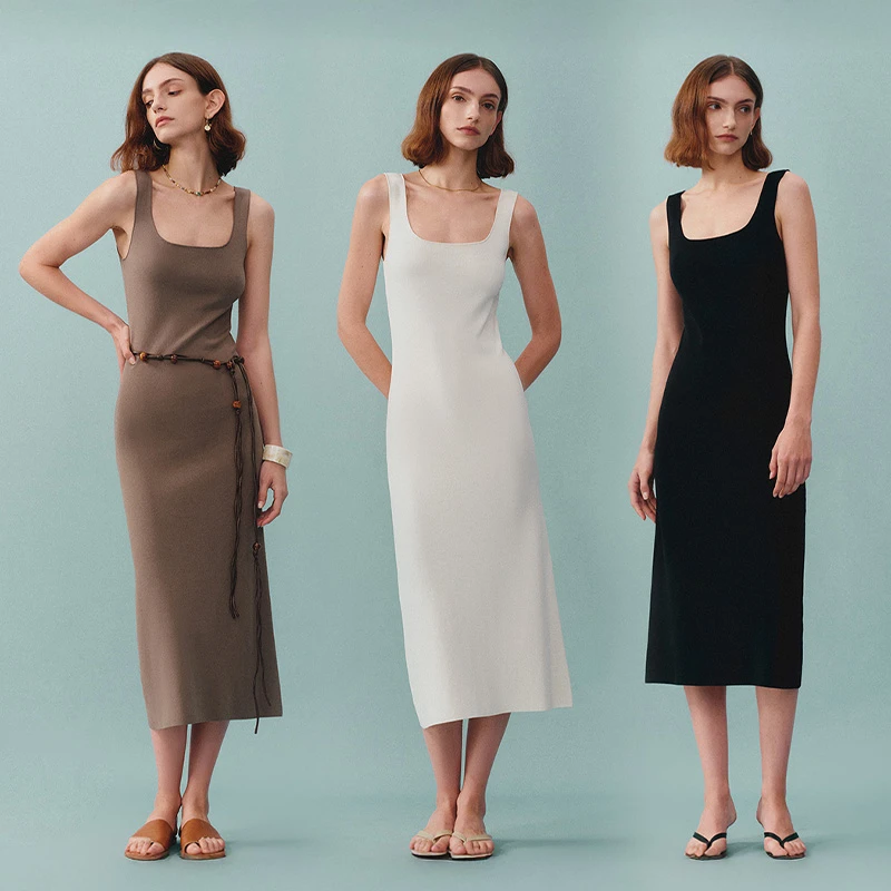 Fabrique Hera 春夏新款光学白弹力针织修身显瘦百搭方领连衣裙