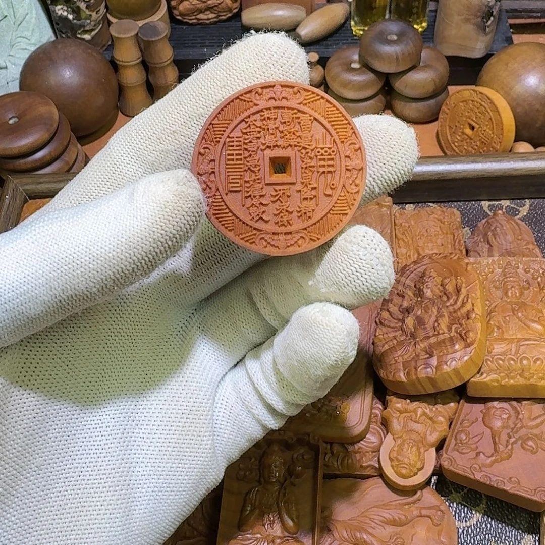 檀香木老山檀雕刻牌，山鬼牌