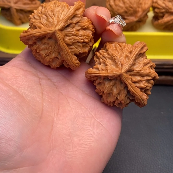 文玩核桃把件033盘山42