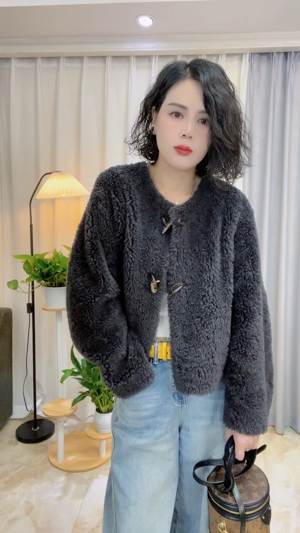 2025新款小香风圆领时尚百搭气质轻奢100%羊毛女士短外套