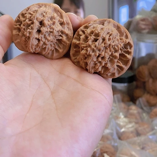 【闪购商品】把件文玩核桃44红皮乾隆纹