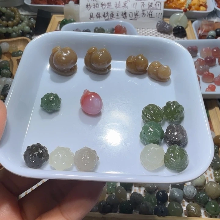 和田玉未镶嵌珠宝半成品璐*