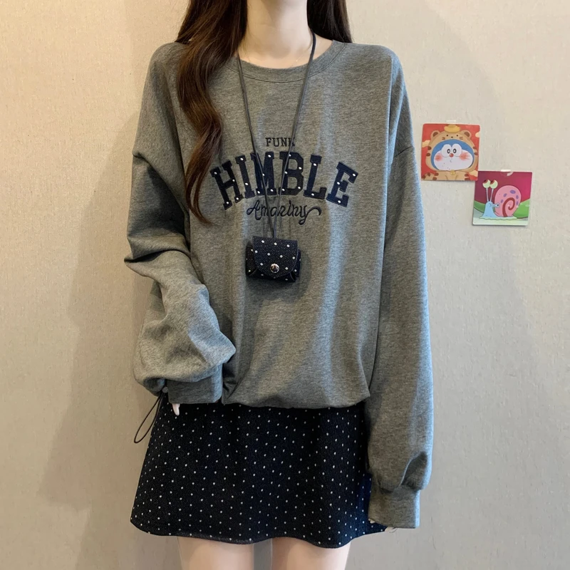 大码女装秋季宽松休闲重工贴布绣字母卫衣+波点短裙+挂包三件套女