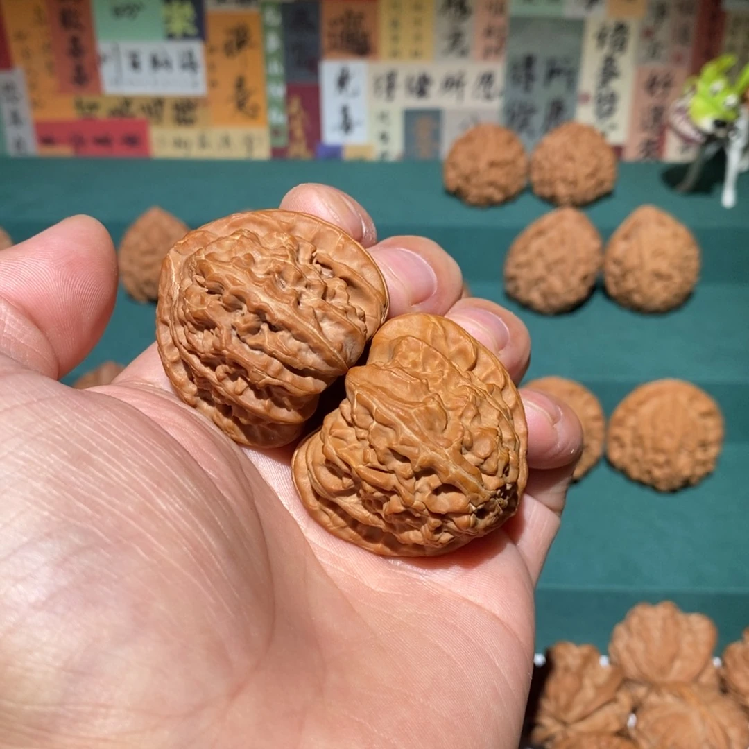 事***天文玩核桃把件三角白