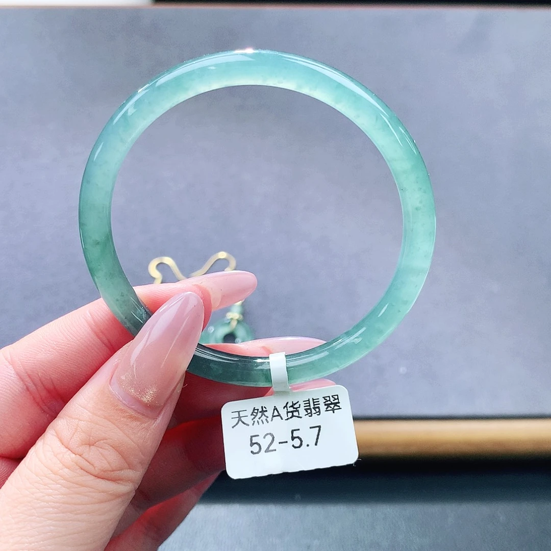 未镶嵌手镯（圆镯）翡翠