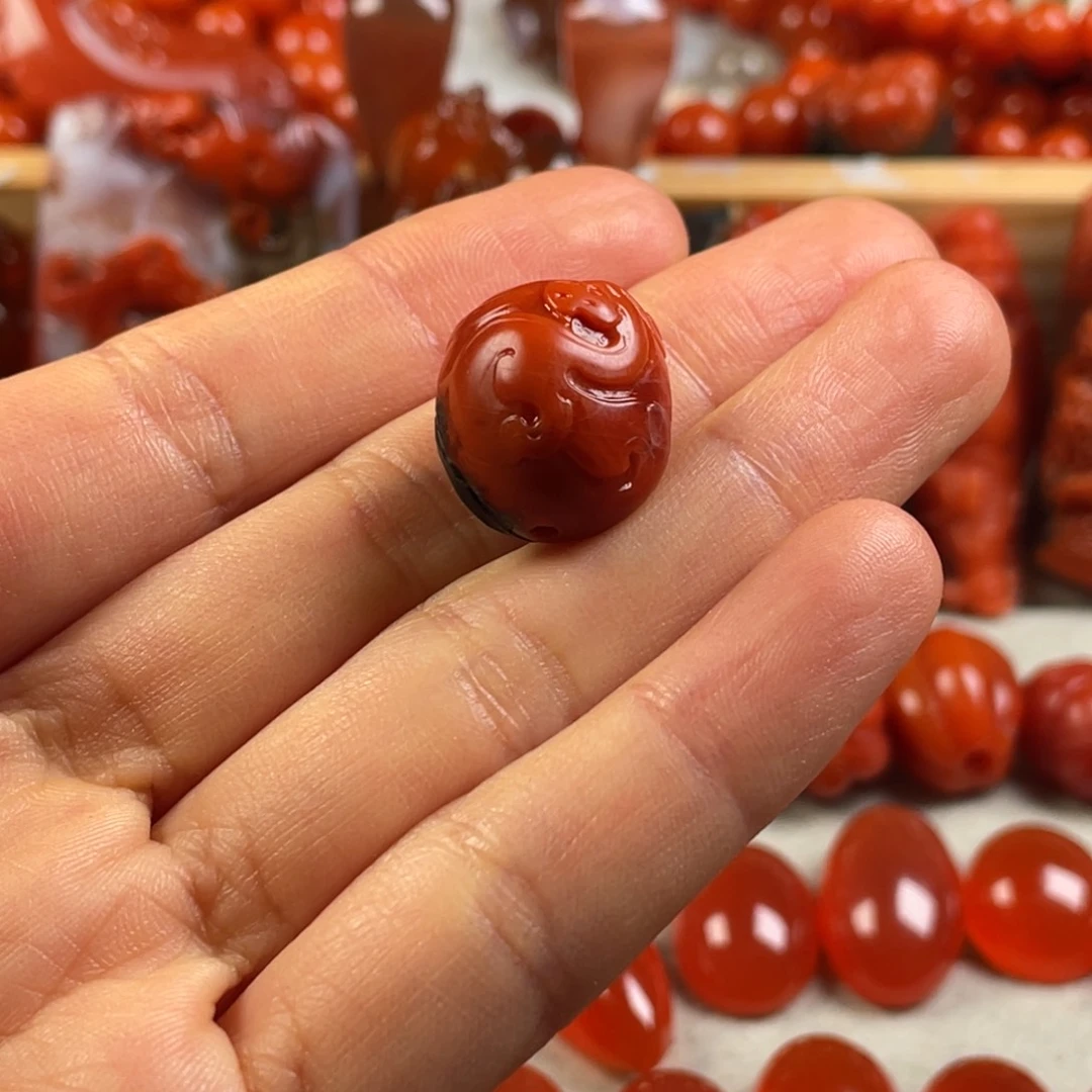 南红玛瑙天然原矿杨柳阿东寨老南红雕刻珠未镶嵌齐***墙