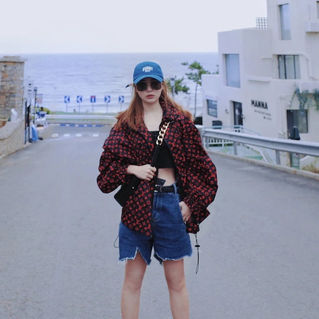 99新 LouisVuitton/路易威登  qq0141 老花满印冲锋衣 32码