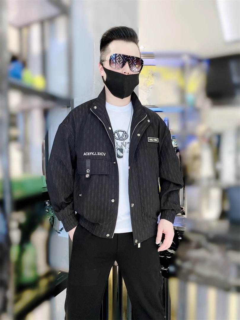 春季休闲运动男外套薄款男士时尚户外百搭修身防风立领夹克