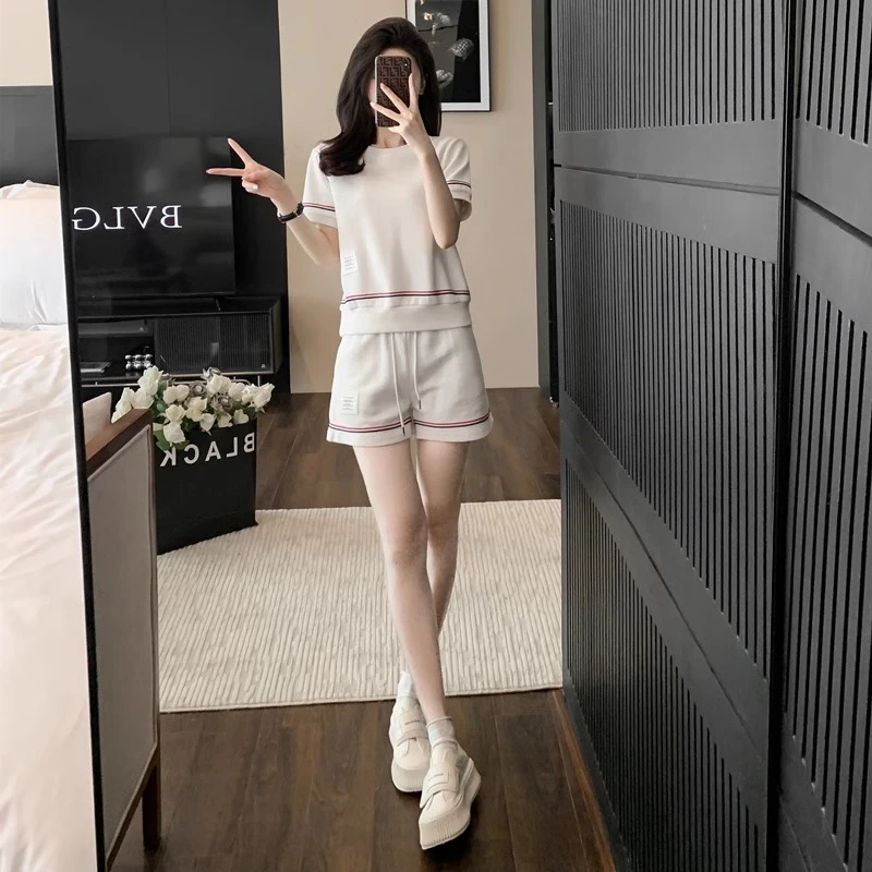 高端品牌时尚休闲白色运动套装女短裤两件套
