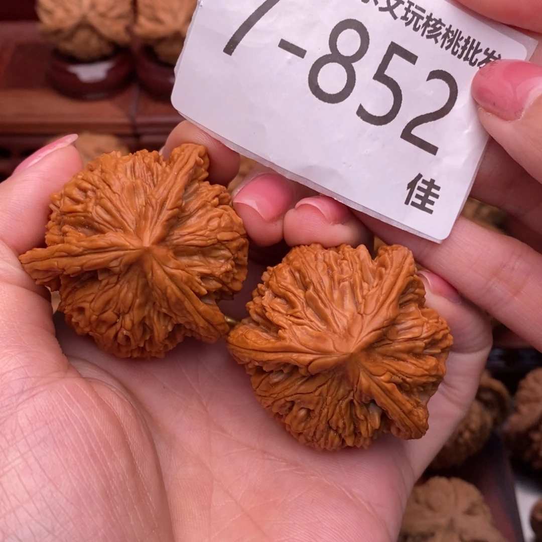文玩核桃把件43虎头奔