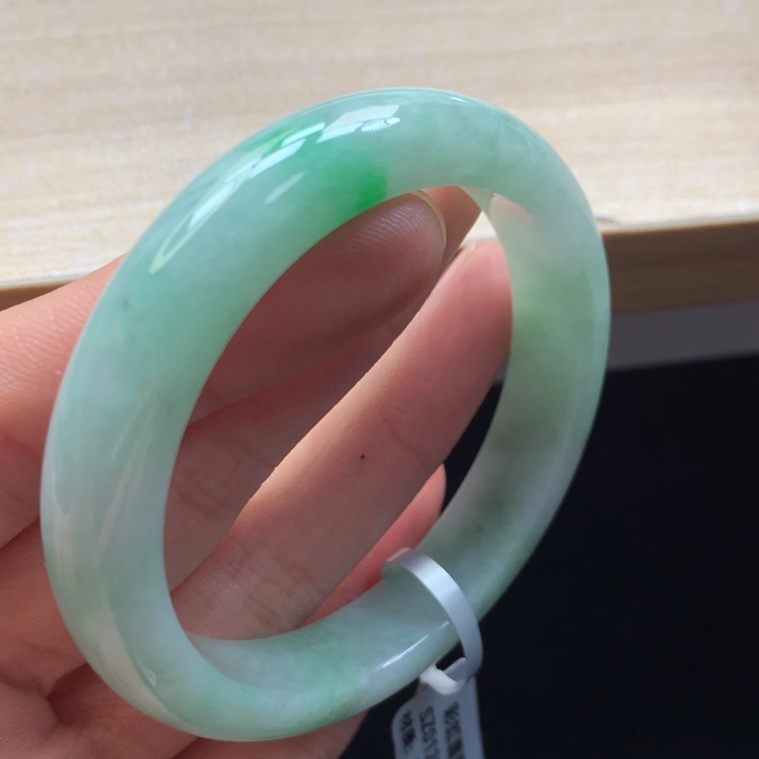 未镶嵌手镯翡翠手镯