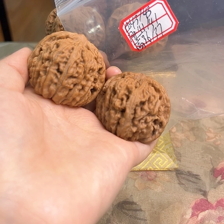 文玩核桃吊坠老楼