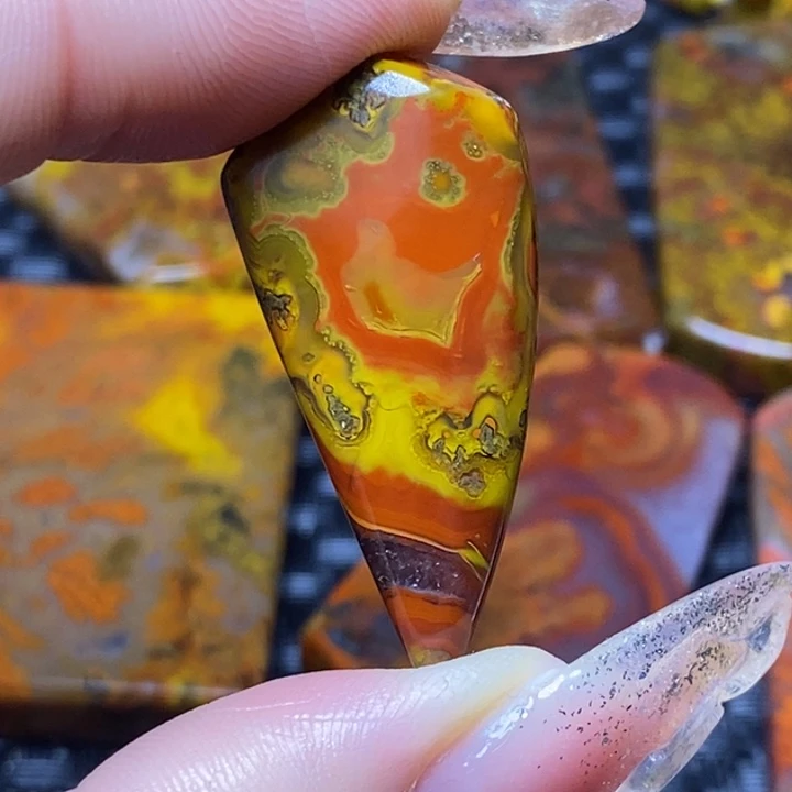 玛瑙/玉髓颈饰未镶嵌