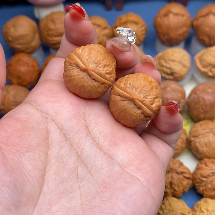 文玩核桃把件小金豆