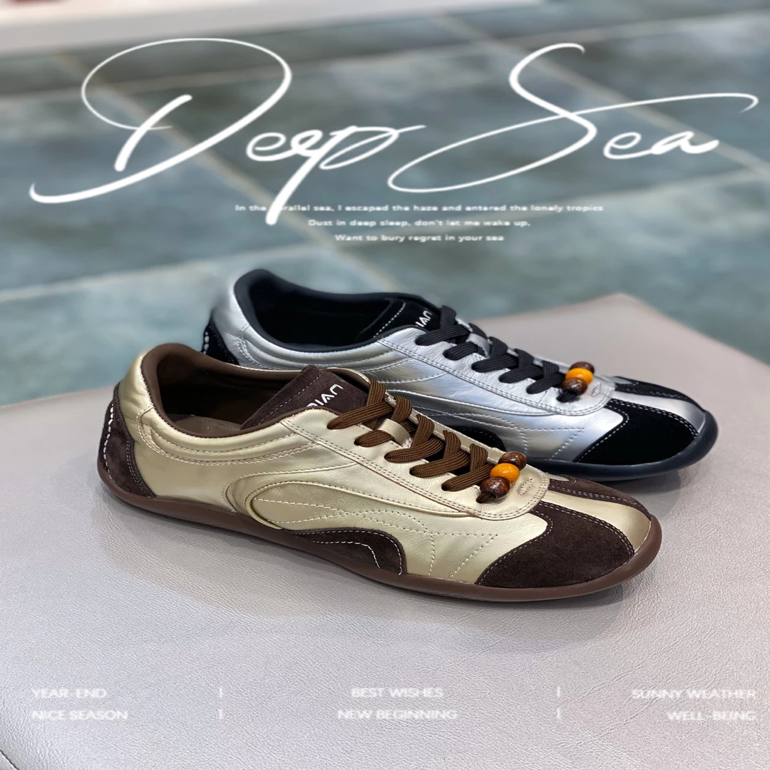 25年秋季爆款新款女鞋软底平底拼色真皮拼接德训鞋专柜正品运动