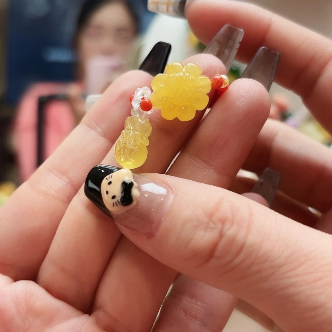 琥珀颈饰未镶嵌琥珀