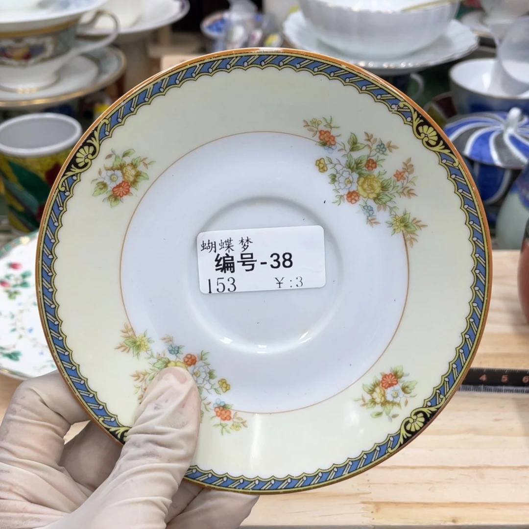 鹿屋家的美丽瓷器蝴*梦