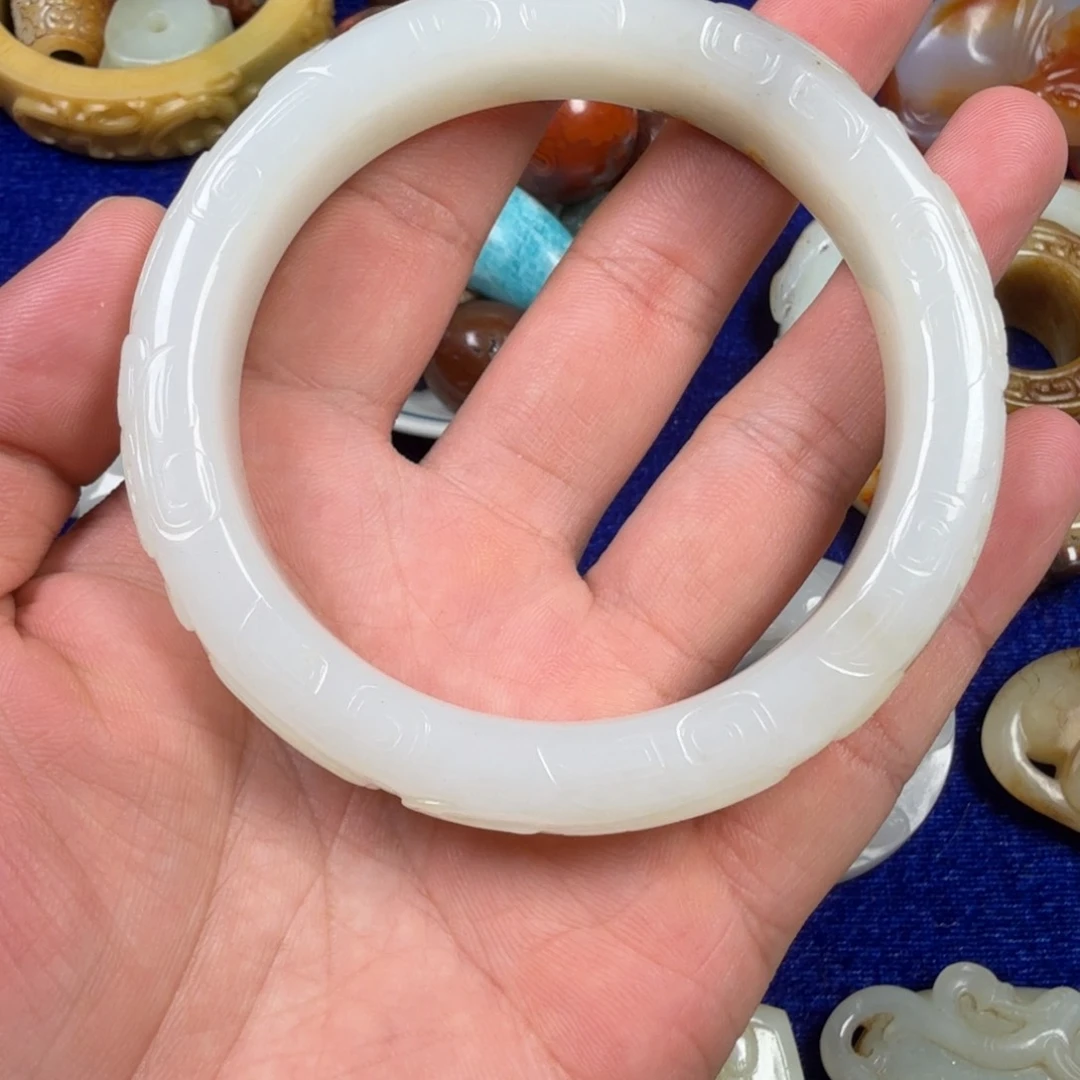 未镶嵌和田玉（糖玉）挂件