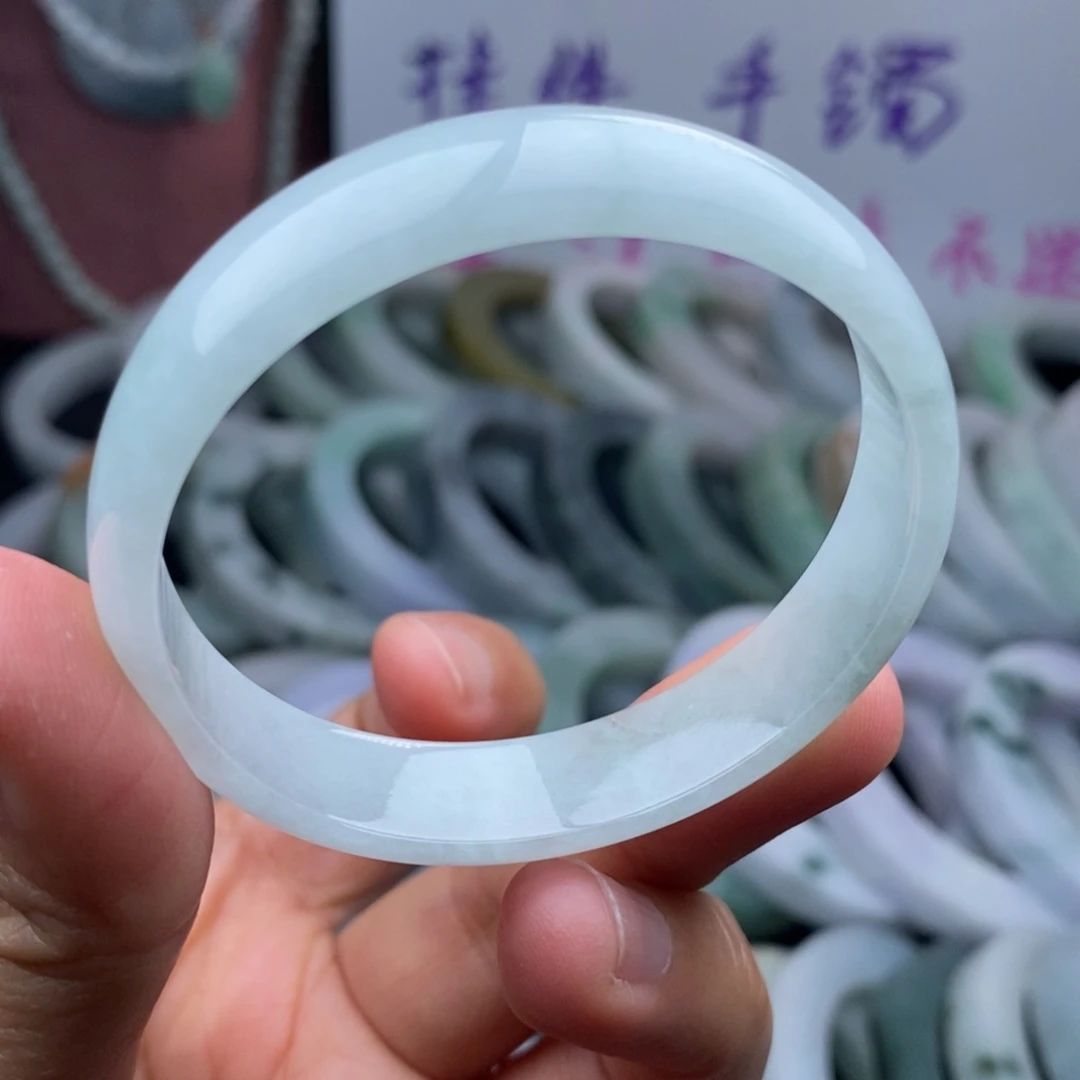 翡翠手镯未镶嵌公主镯