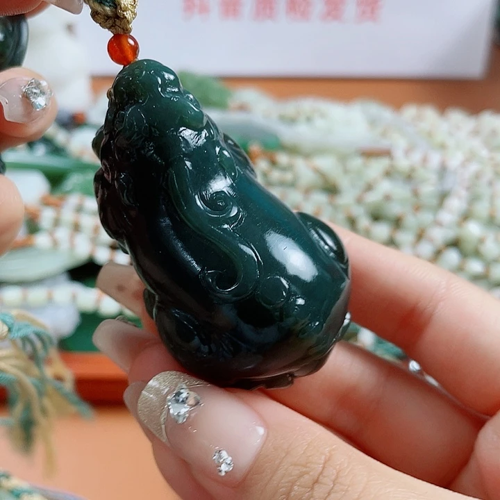 和田玉未镶嵌挂件