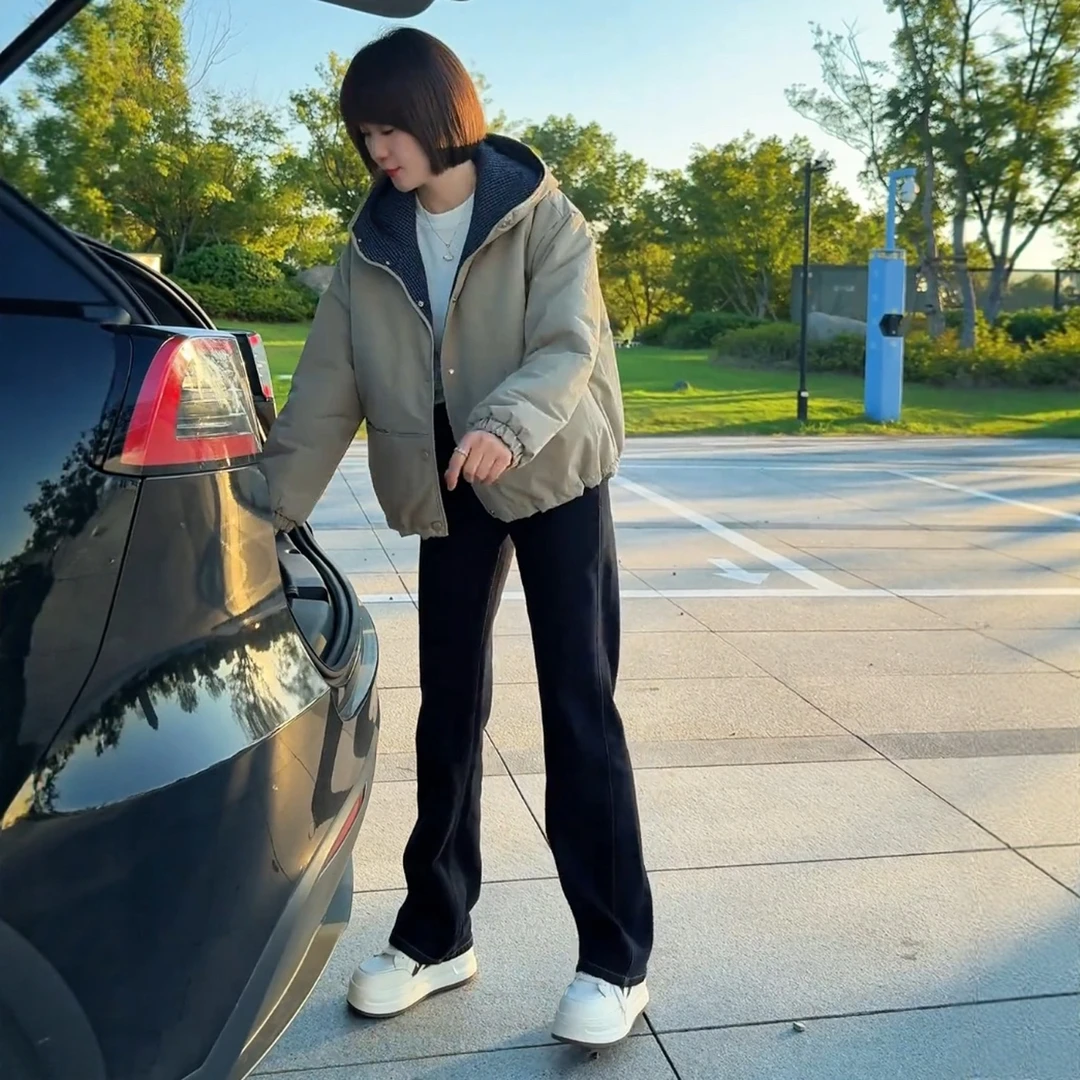 连帽时尚设计感加厚加棉短款外套女2025秋冬休闲百搭显瘦棉服上衣