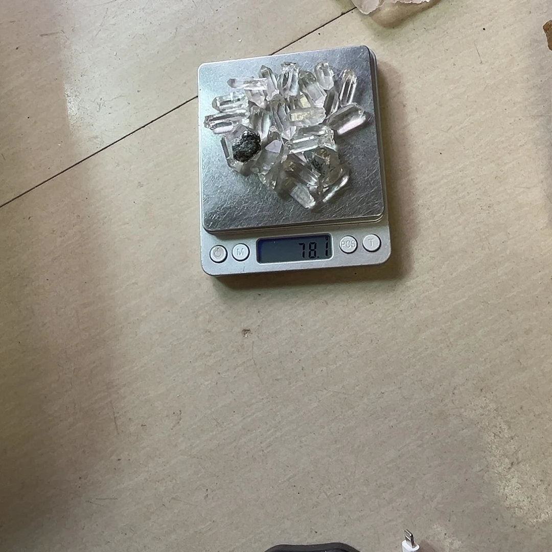 绣***花未镶嵌珠宝半成品水晶