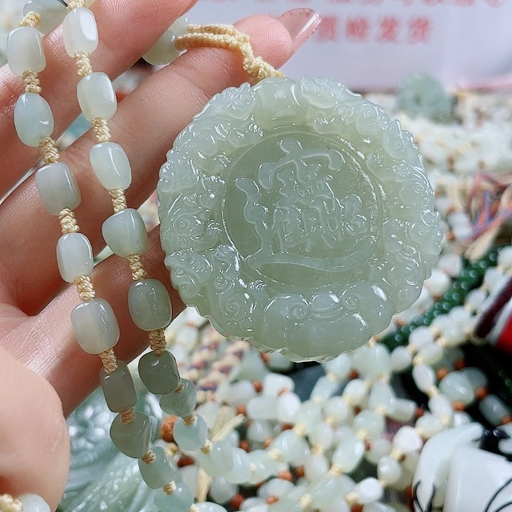 颈饰未镶嵌和田玉