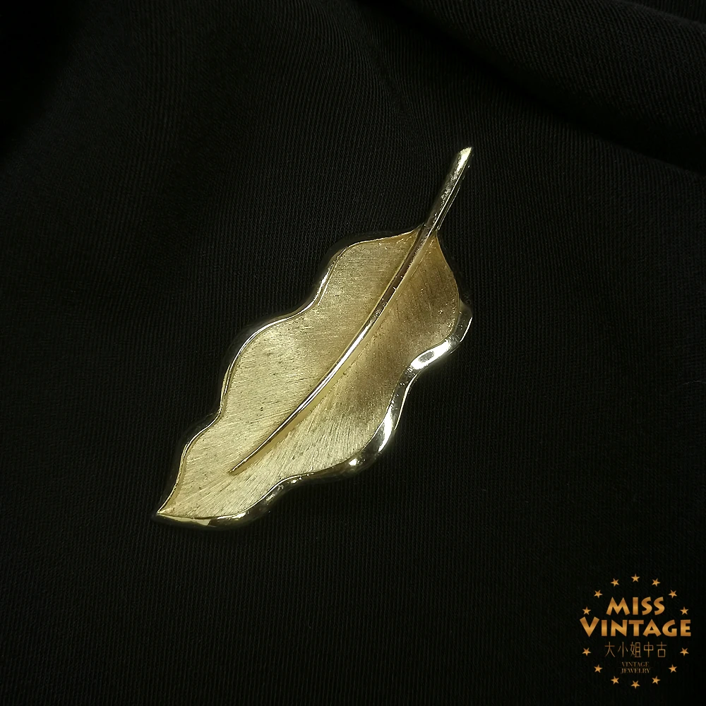 trifari刷金叶片胸针[2505162-019]