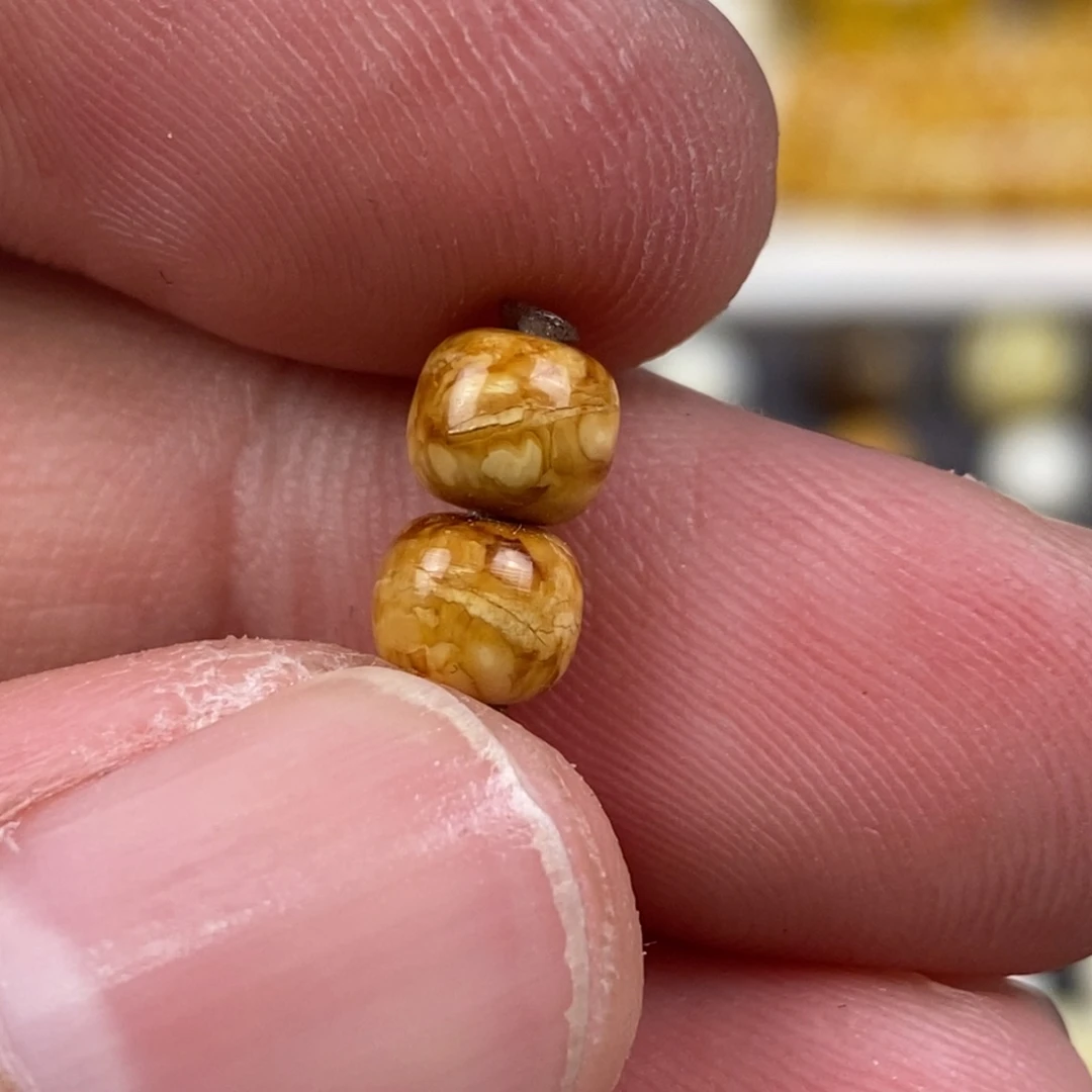 琥珀裸石未镶嵌阿*配饰
