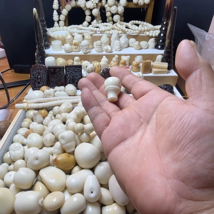 人*象牙果雕刻水滴三天