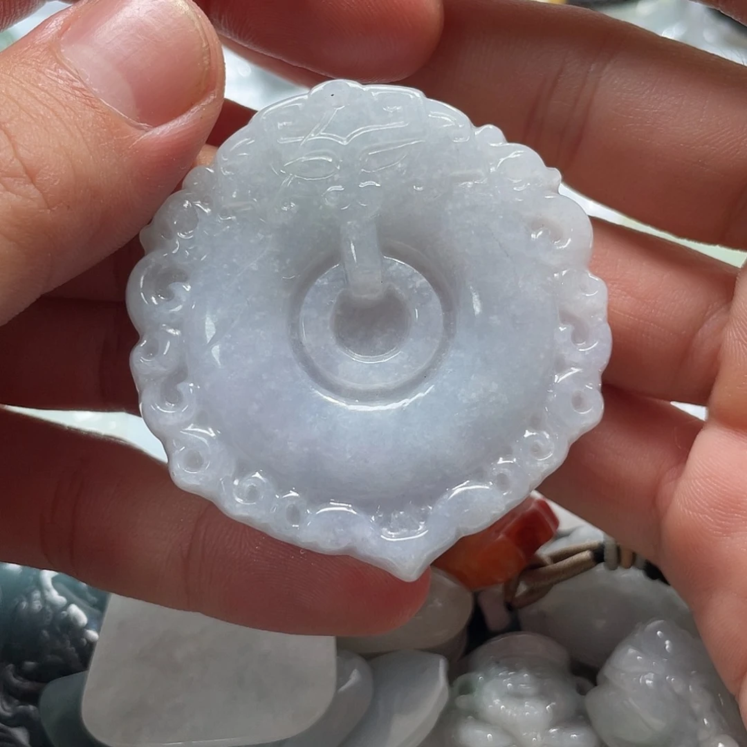 翡翠未镶嵌颈饰书*月翡翠