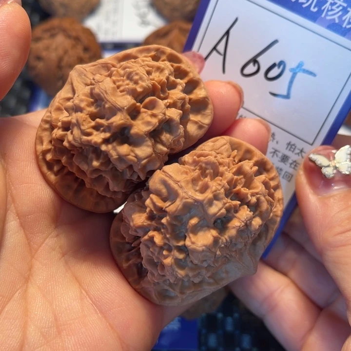 把件桃核51官帽A605