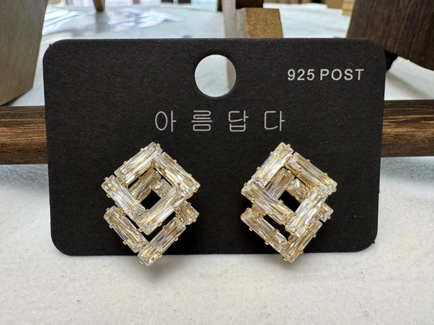 铜合金合成锆石耳饰 JINCAI轻奢饰品水立方气质耳钉