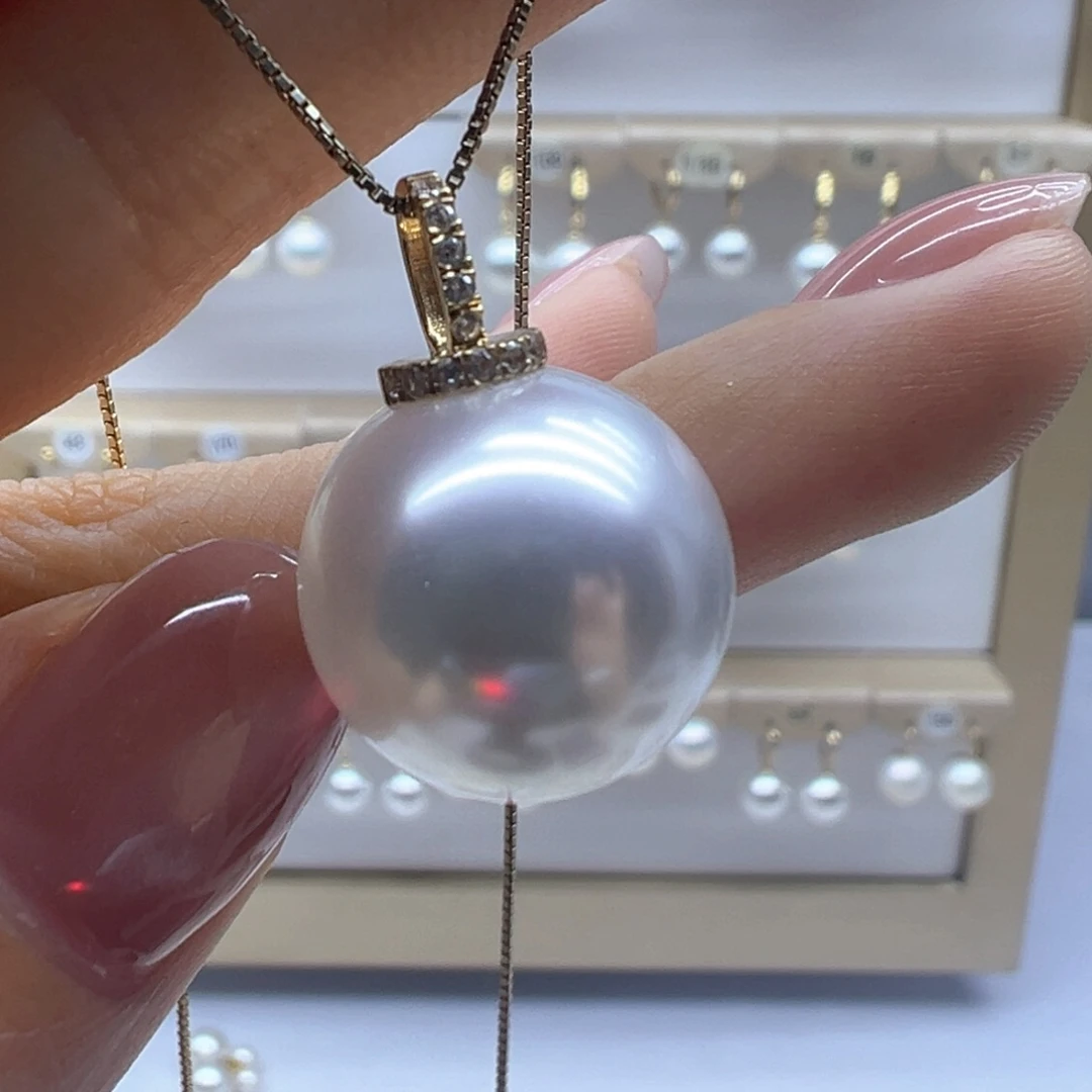 淡水珍珠18K金镶嵌颈饰