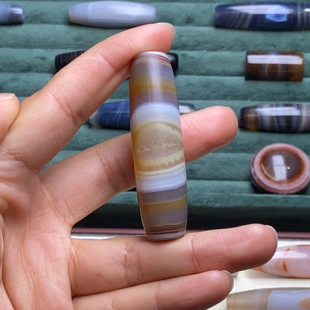 一***对玛瑙/玉髓未镶嵌颈饰