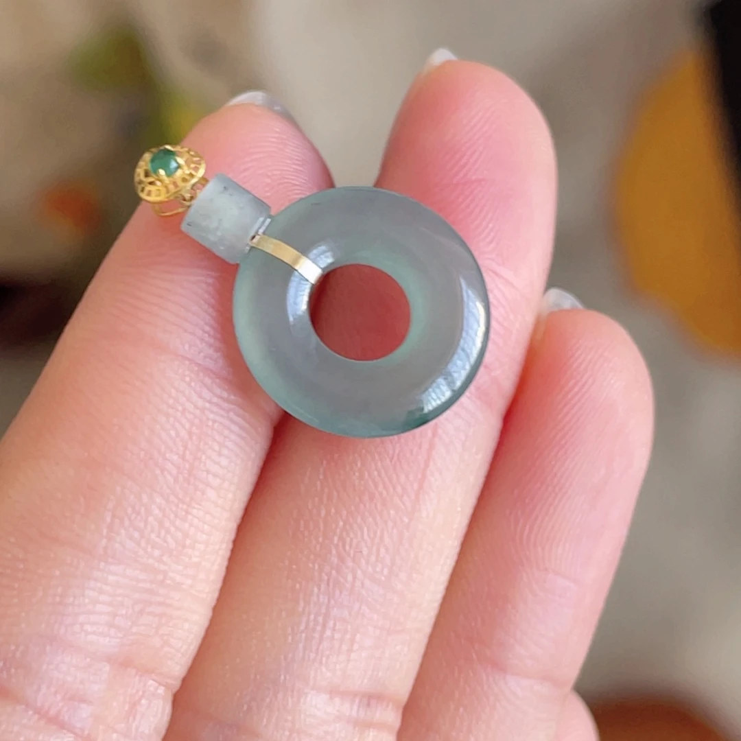 翡翠颈饰18K金镶嵌圈