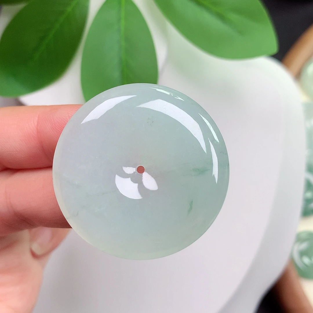 颈饰未镶嵌翡翠平安扣 35.6x5.7mm