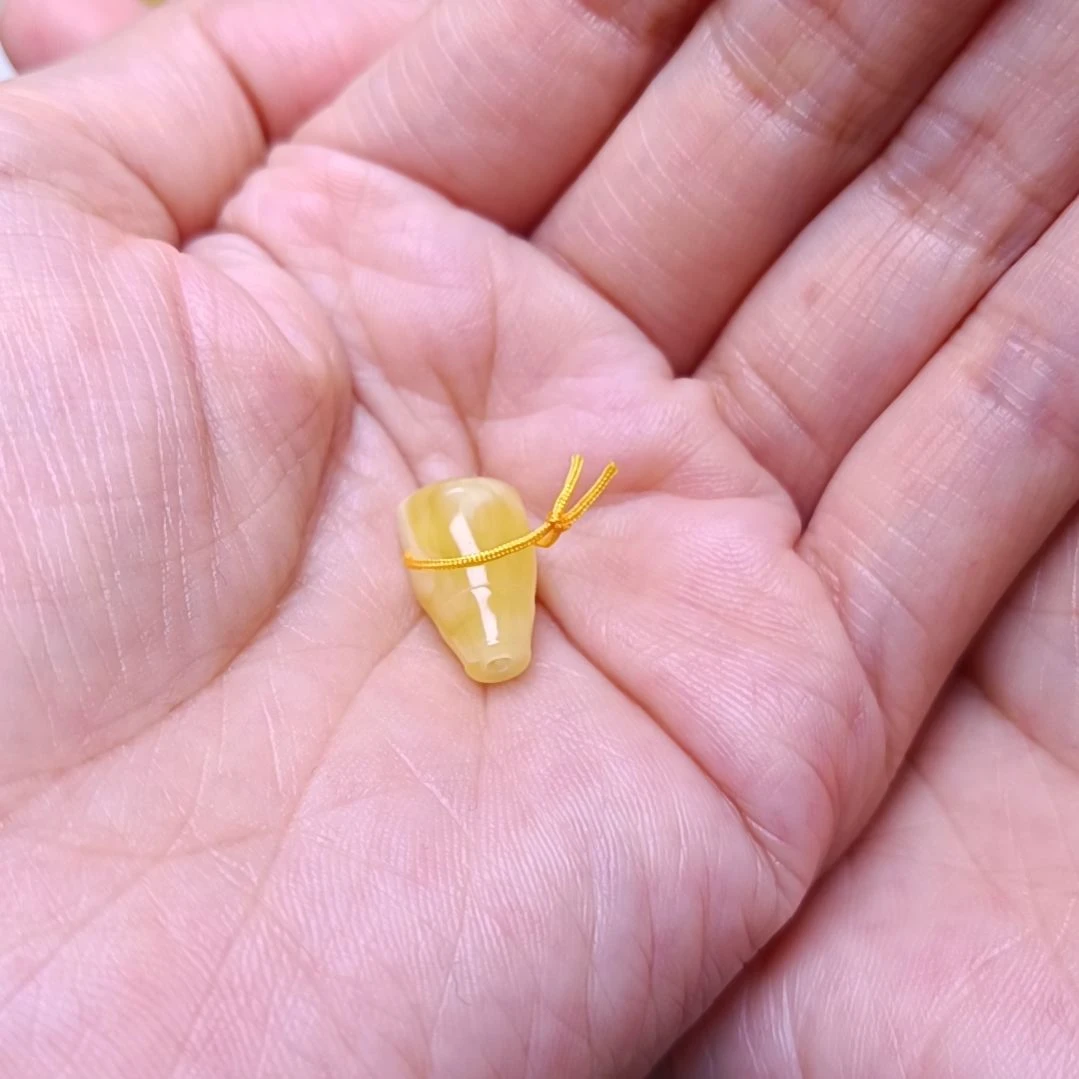 蜜蜡裸石未镶嵌麦*俄料蜜蜡三通