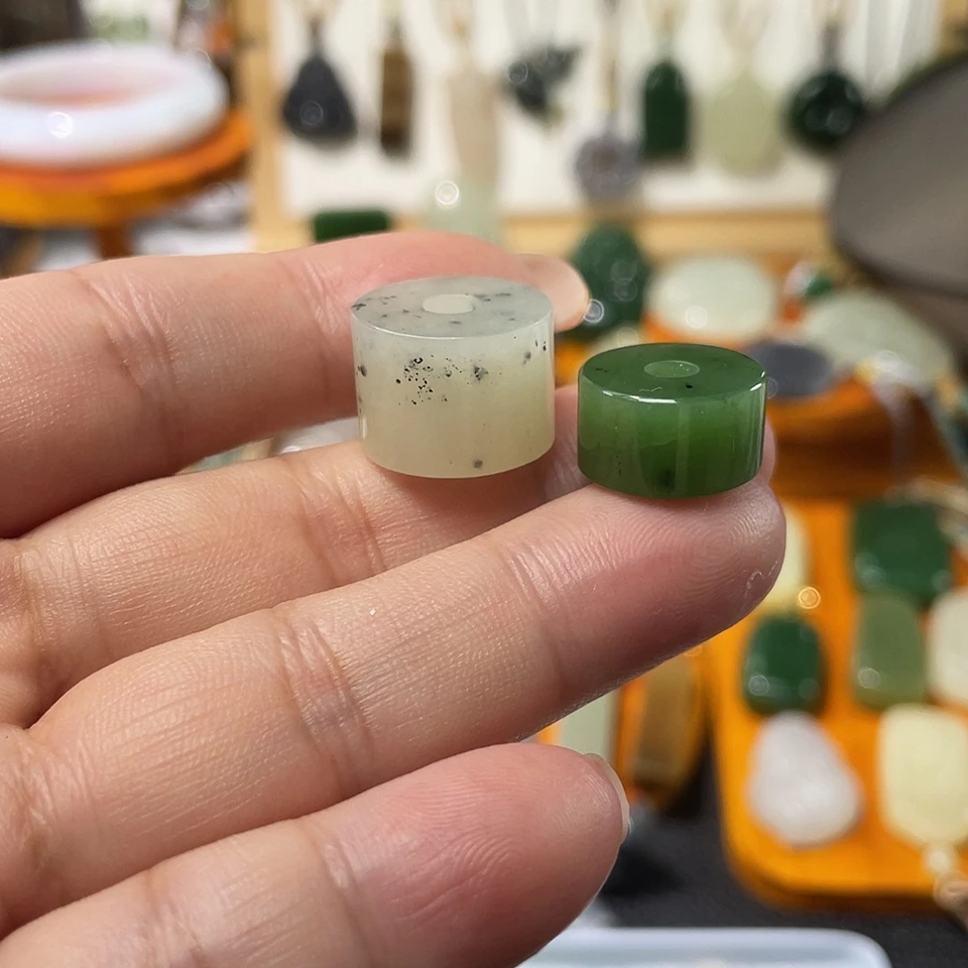 *****和田玉未镶嵌颈饰