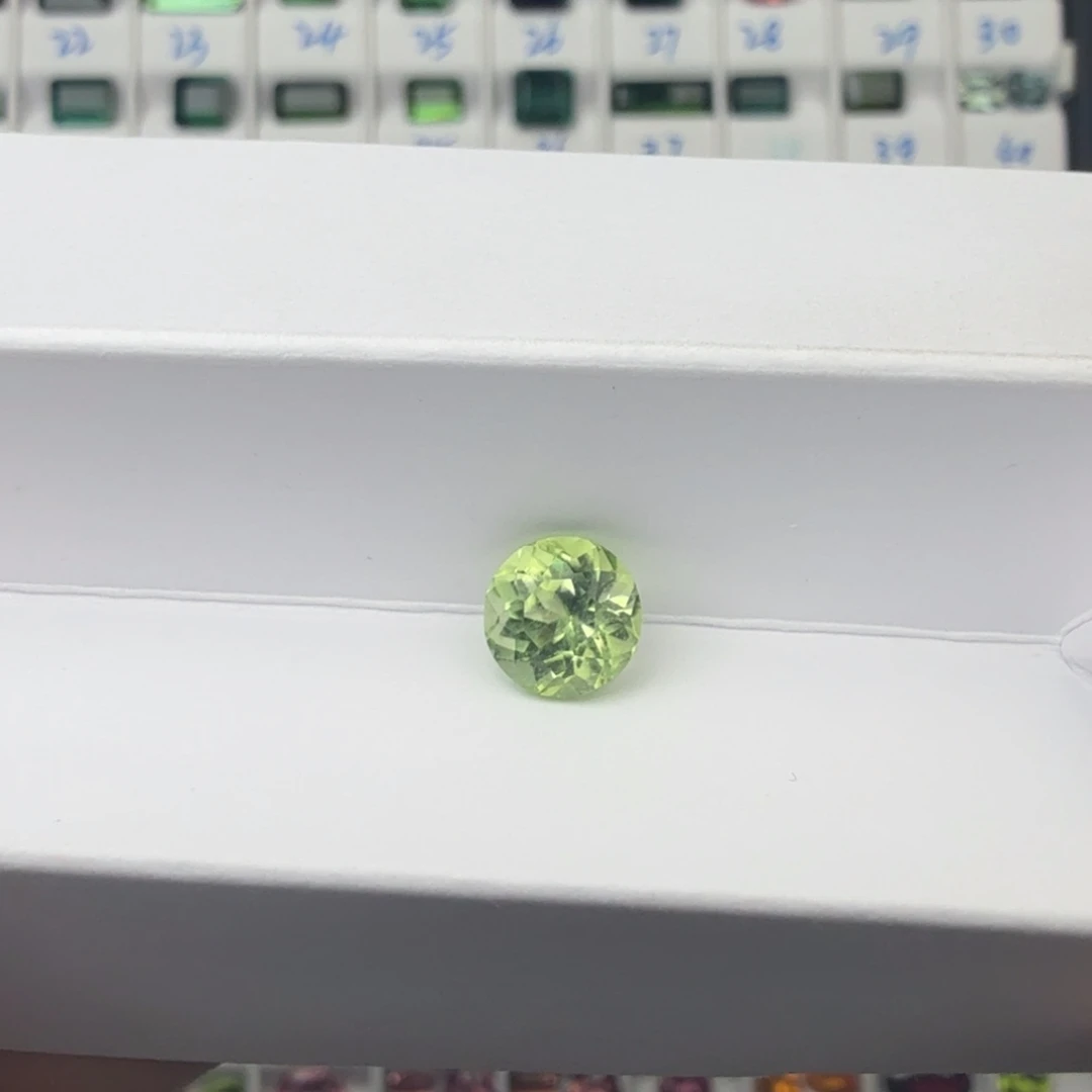 朵***婧笔搁橄榄石未镶嵌天然