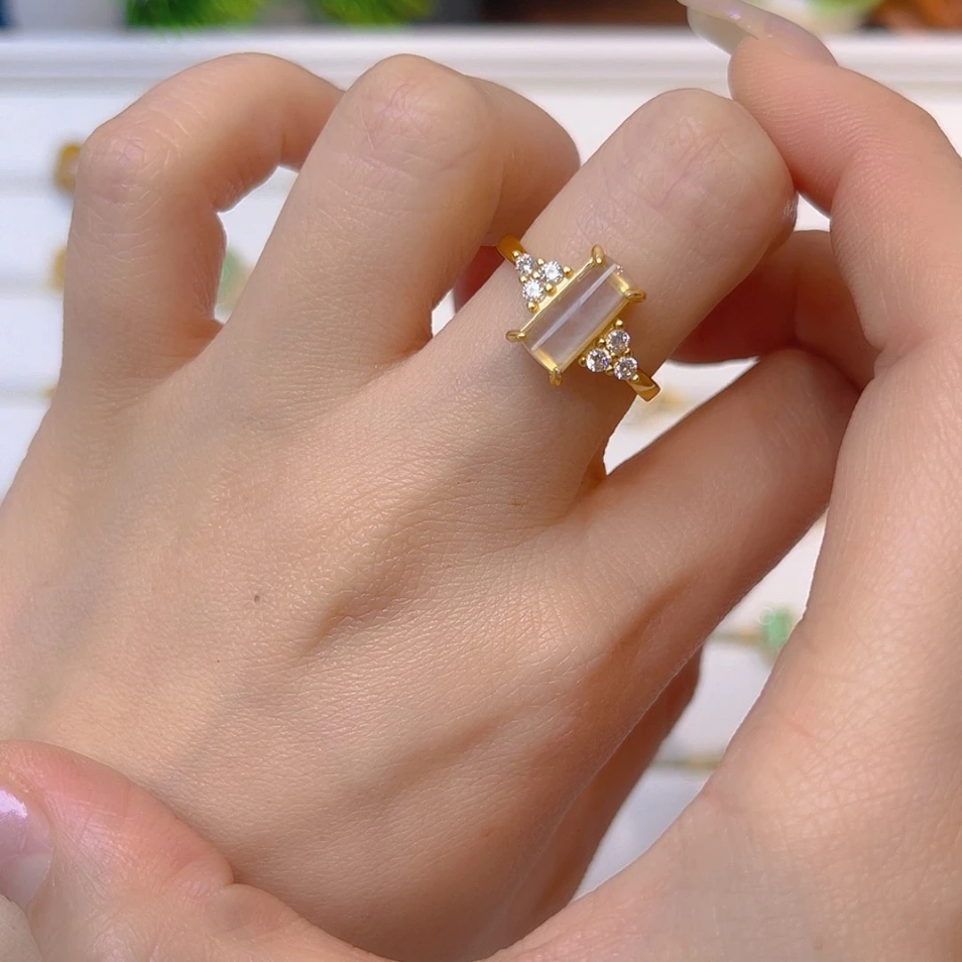 翡翠戒指银S925镶嵌 人。