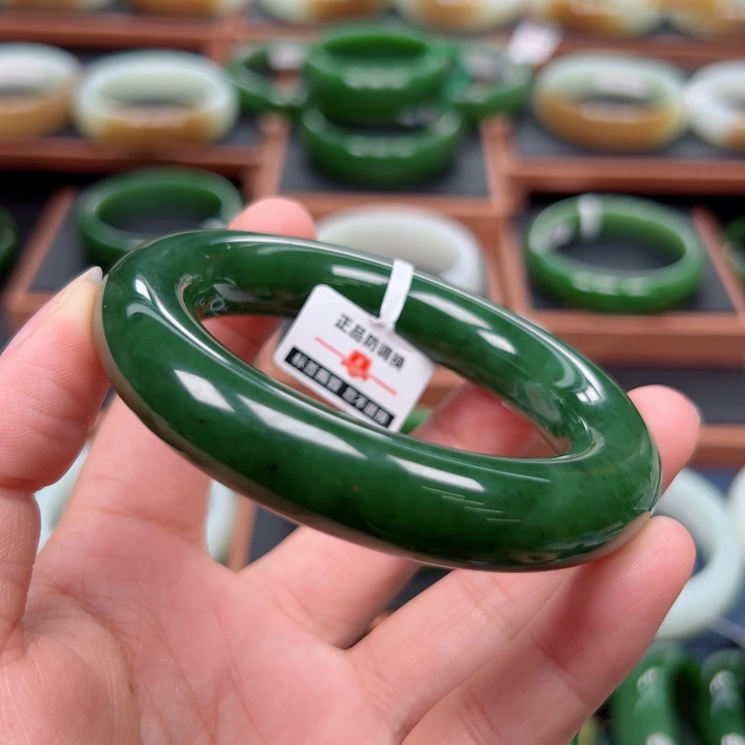 未镶嵌手镯和田玉（碧玉）