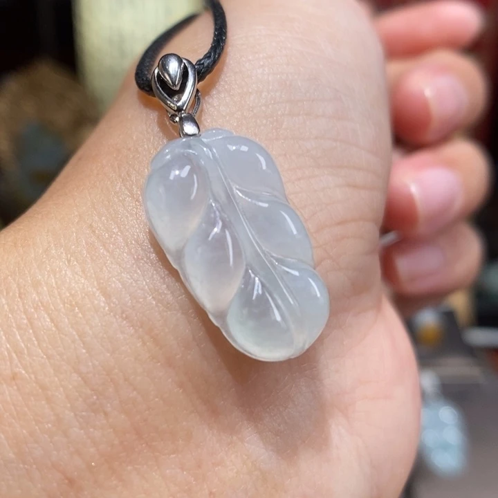 【闪购商品】颈饰银S925镶嵌翡翠60