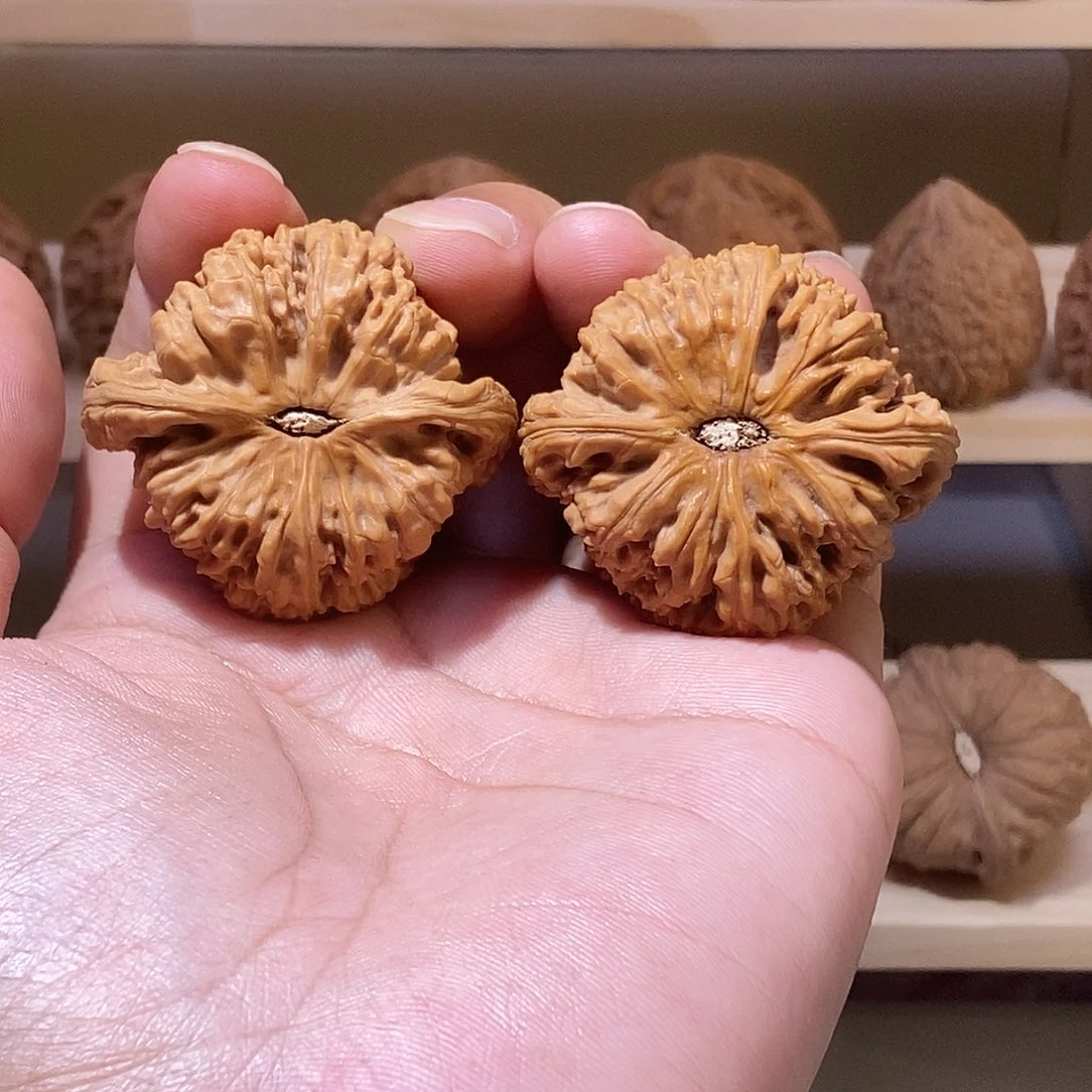 文玩核桃吊坠45尺球将，全品