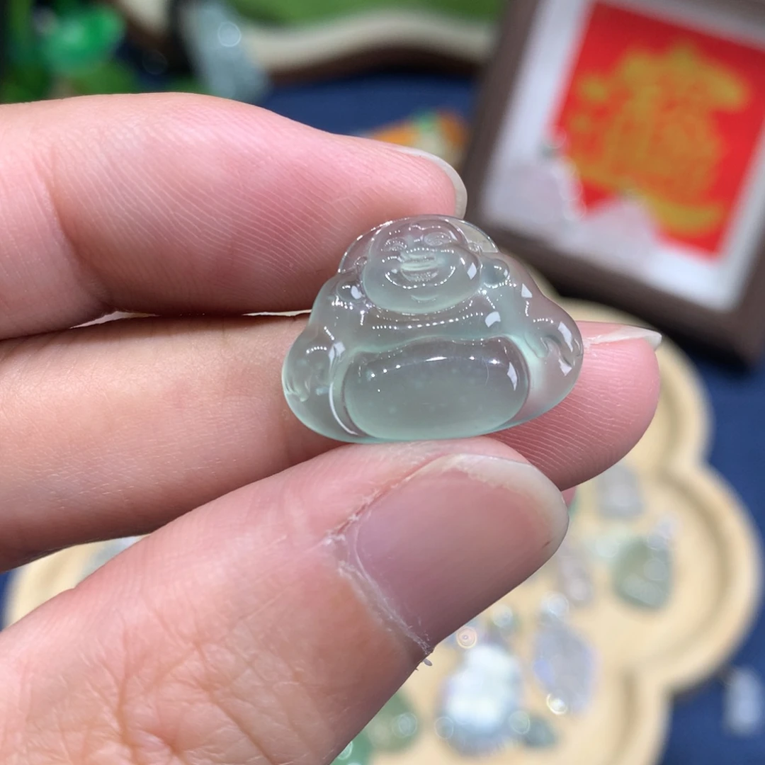 翡翠未镶嵌颈饰佛公