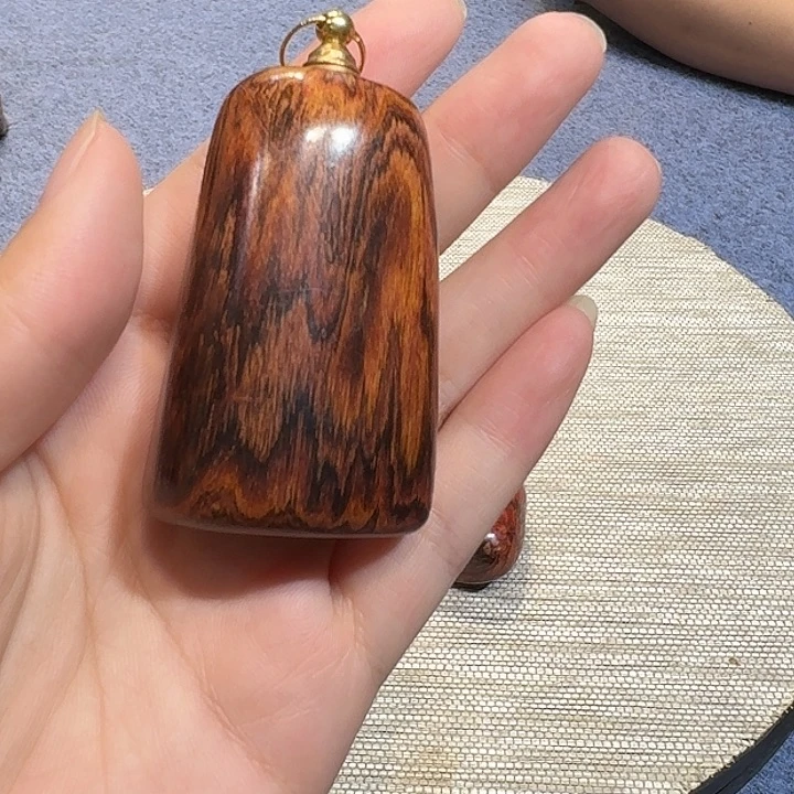 黄花梨/降香黄檀把件