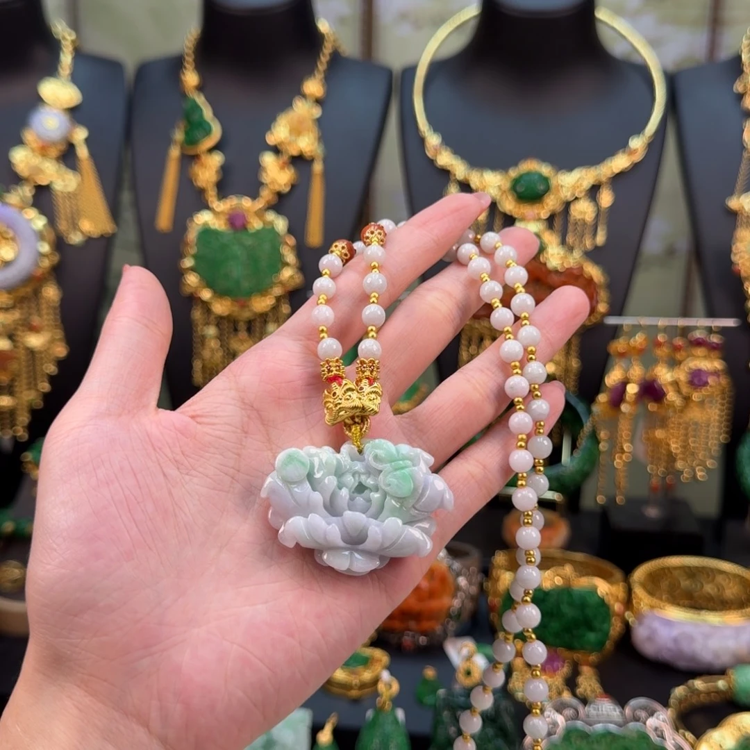 翡翠未镶嵌颈饰炸价套装