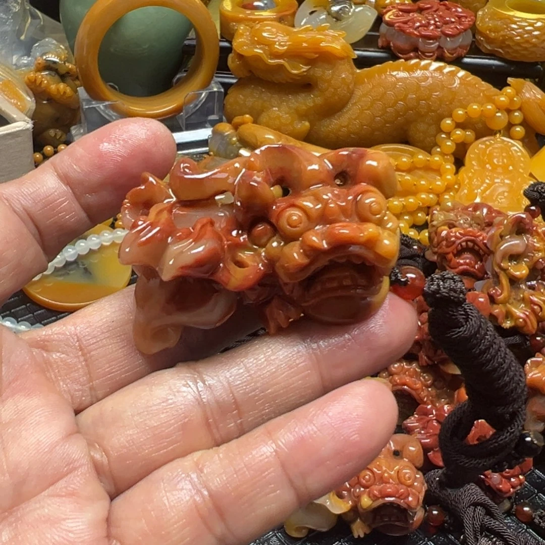 石英质玉未镶嵌颈饰