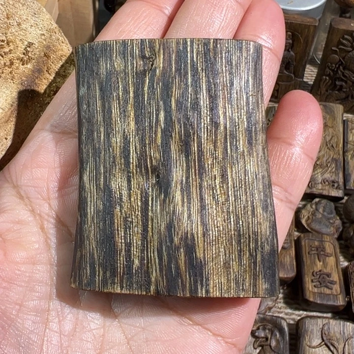 沉香沉香碎屑绿棋楠沉香牌22.8克