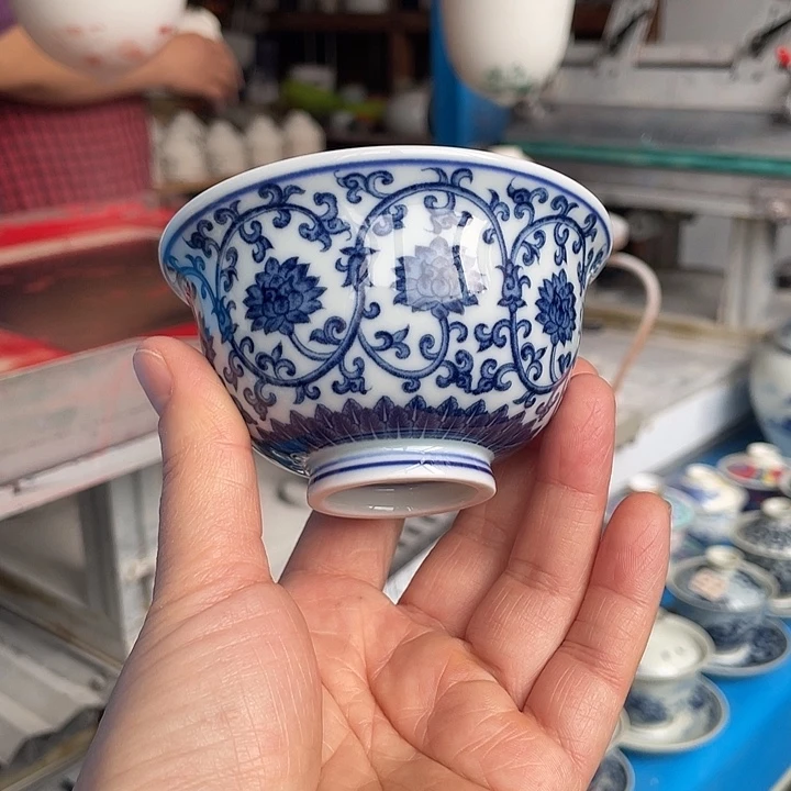 青花釉下彩杯子哈